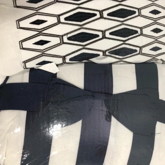 BNWT 8pc Queen comforter set - Picture 5 of 8